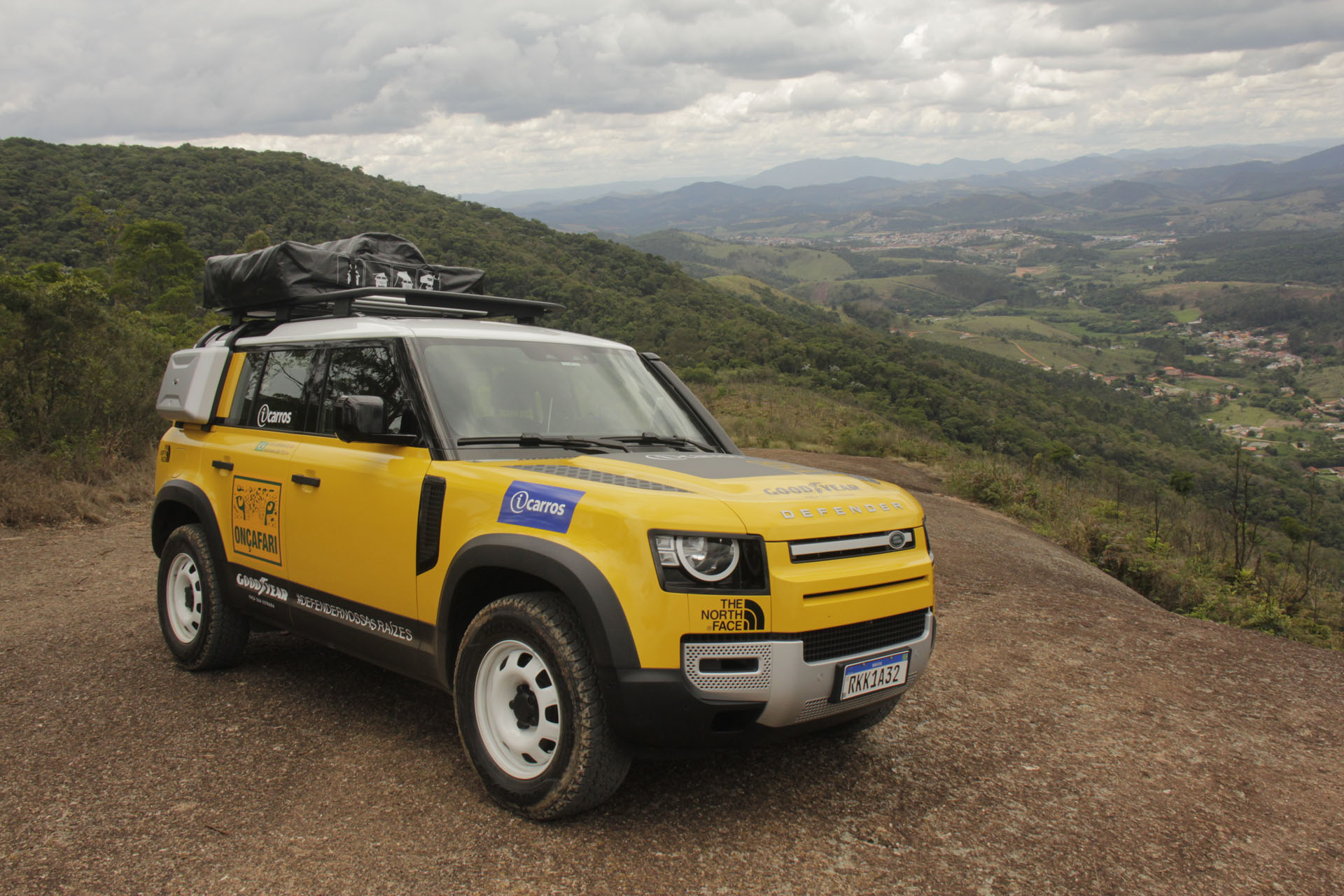 Land Rover Onçafari Rally dos Sertões - Novo Land Rover Defender amarelo